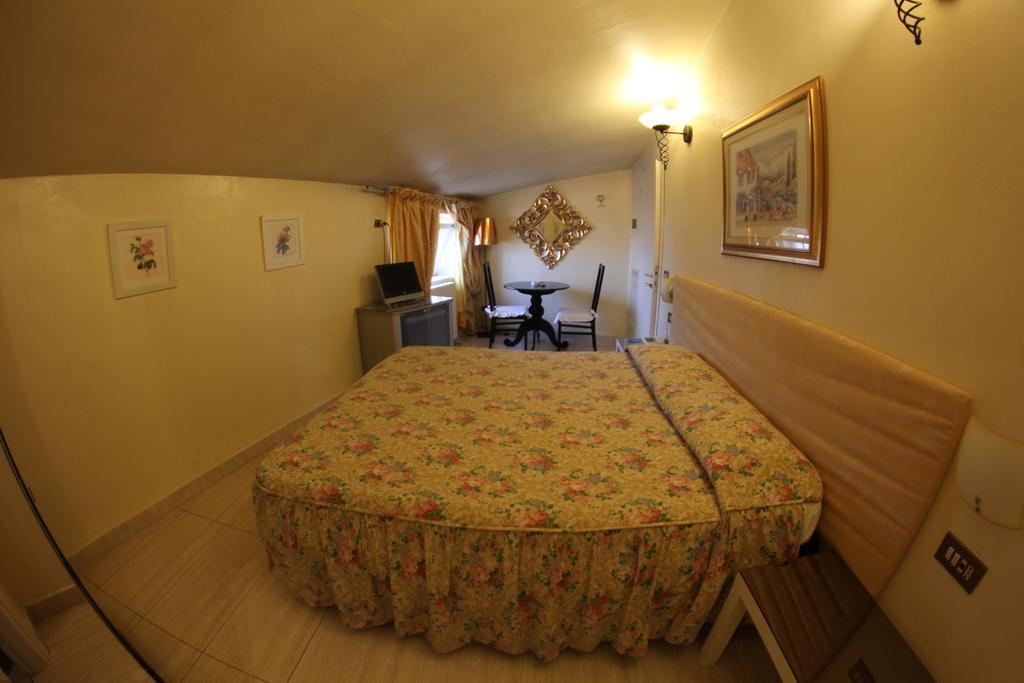 Europa Fiera Rho Hotell Rum bild